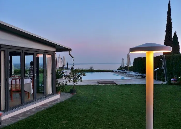 Valbella מלון 2*